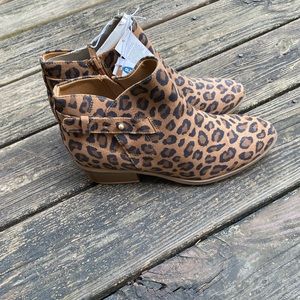 NWT LEOPARD booties